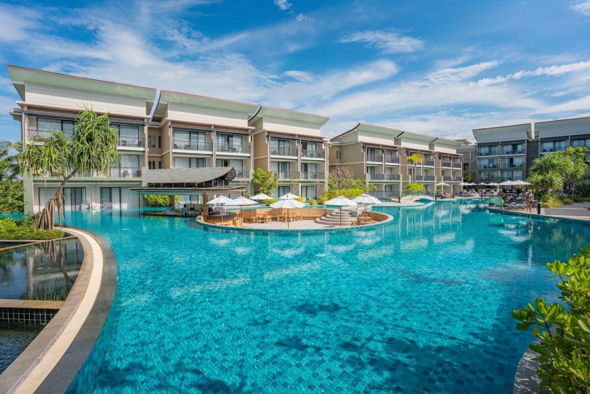 Le Meridien Khao Lak Resort & Spa