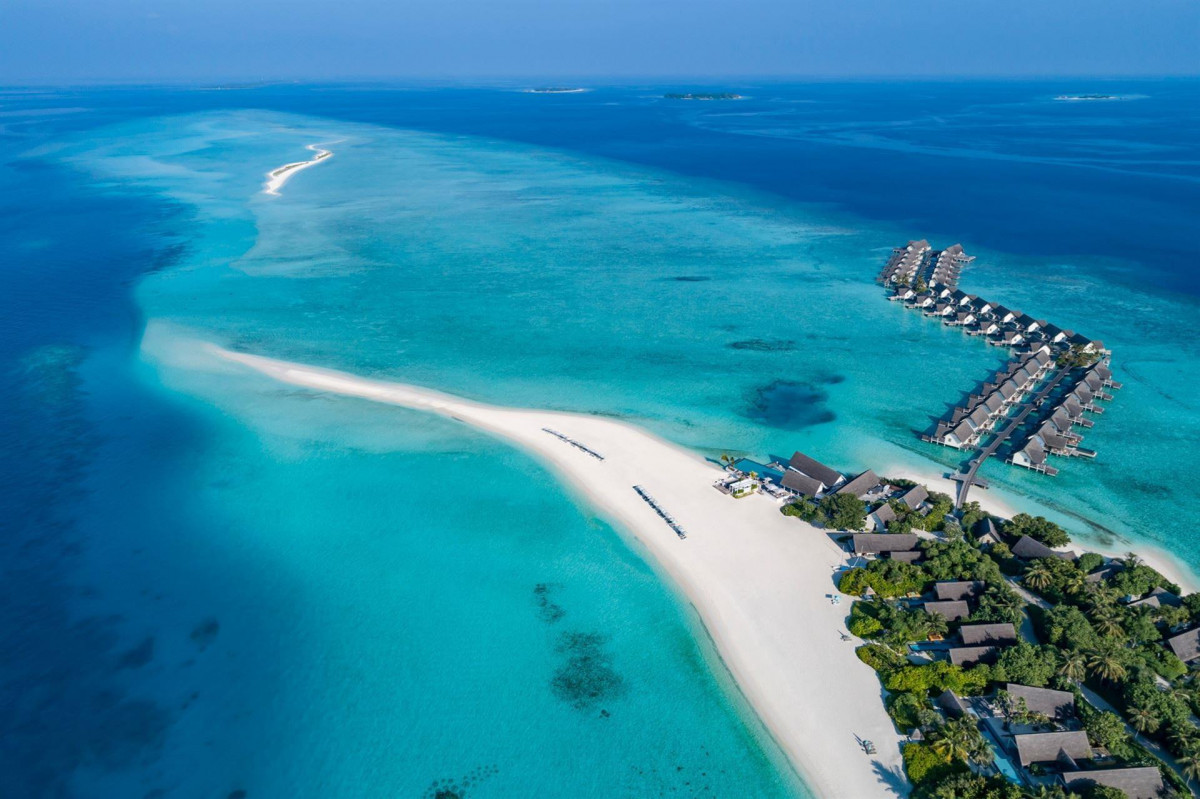 Four Seasons Landaa Giraavaru